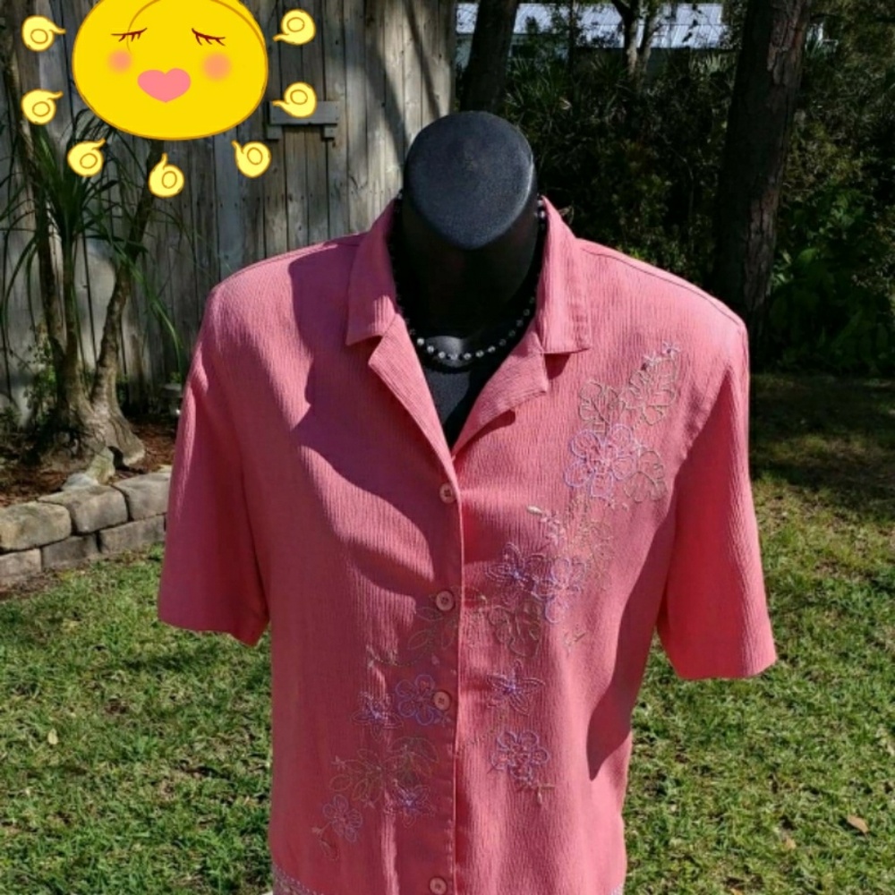 Alfred Dunner peach colored pant suit.